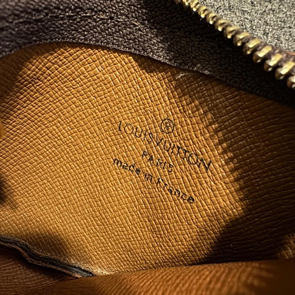 LV Coin Pouch - Picture 5 of 6